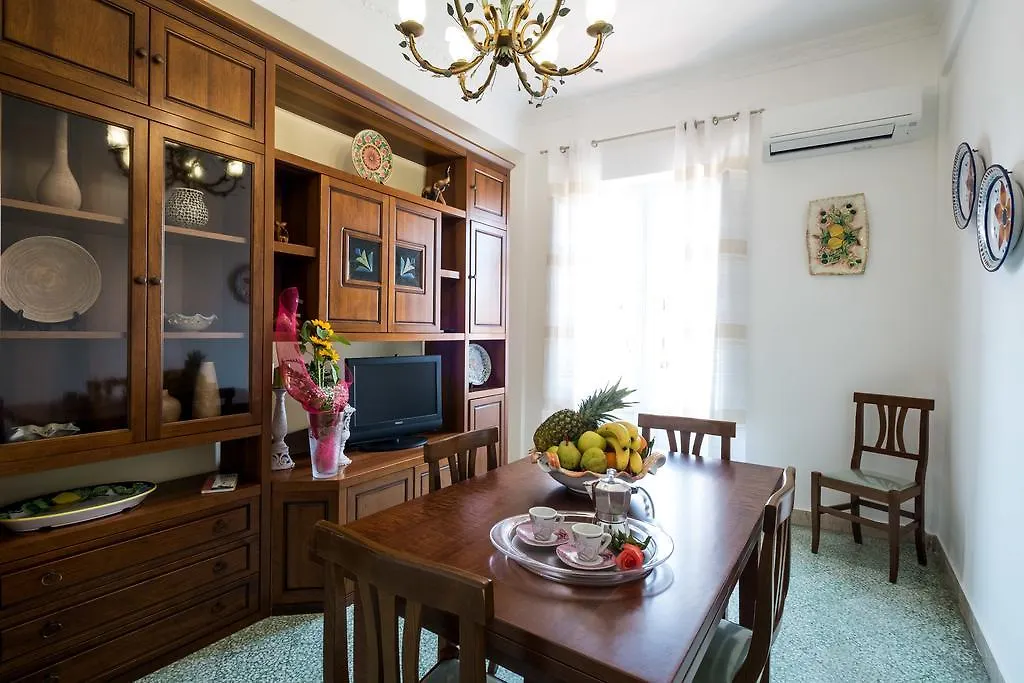 Mille E Una Notte / Station Apartment Palermo 0*,  Italy